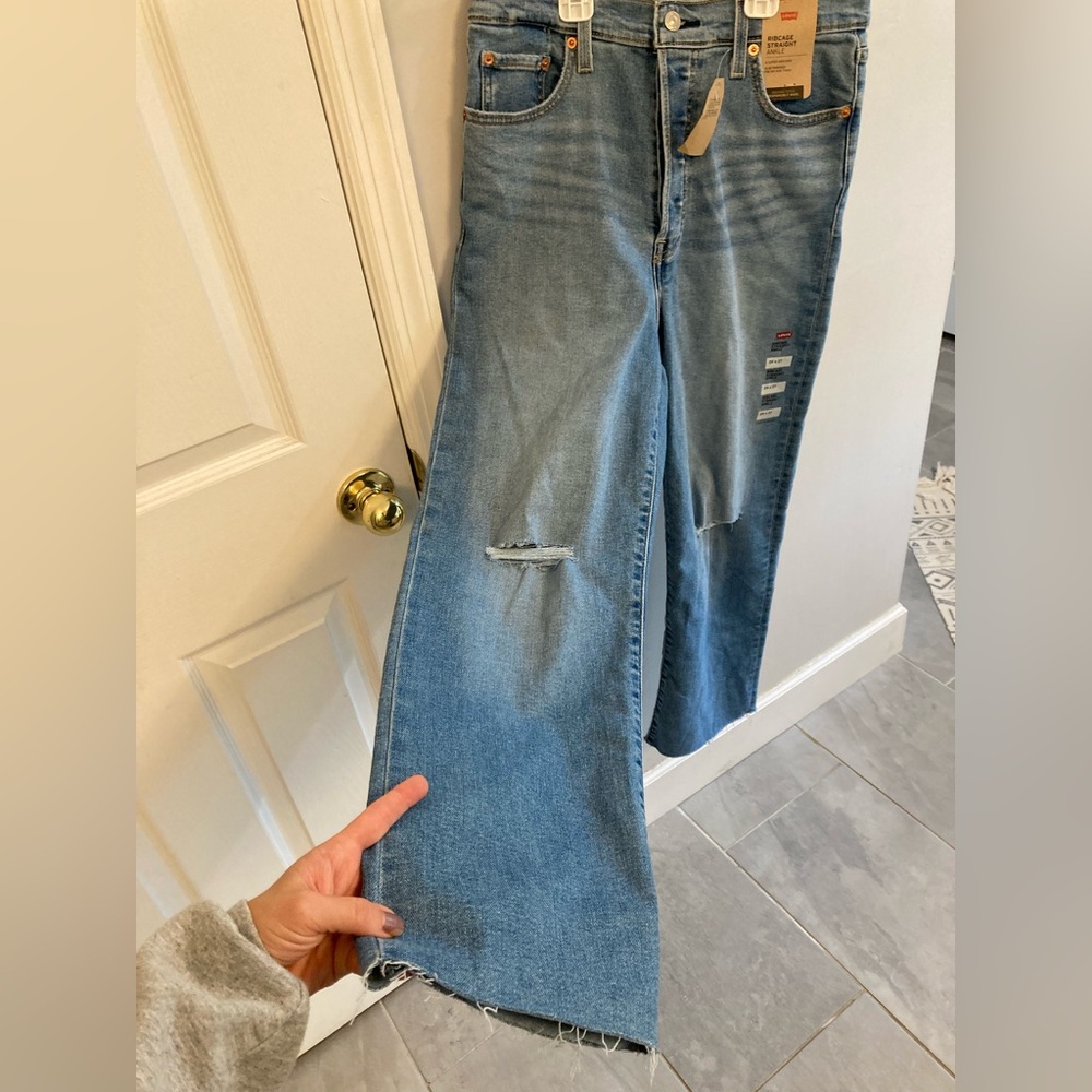 Levi’s NWT Ribcage Straight Ankle Jeans SIZE 29 - Picture 5 of 7